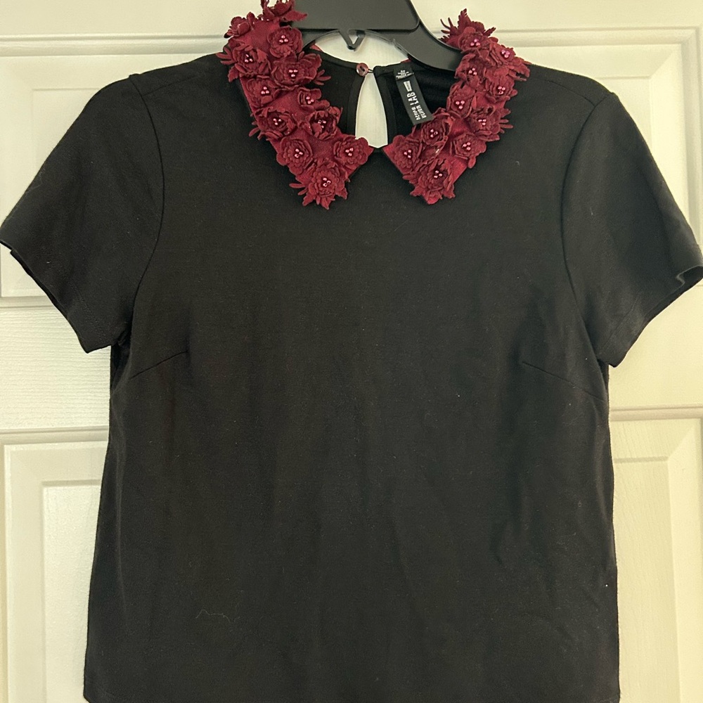 Design Lab Lord & Taylor Black Blouse with Red Floral Collar